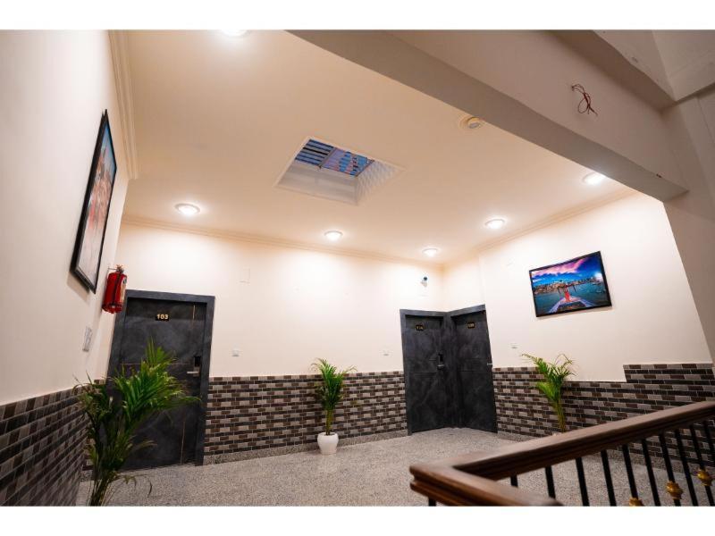 Hotel Jsr Kedar Varanasi Exteriör bild