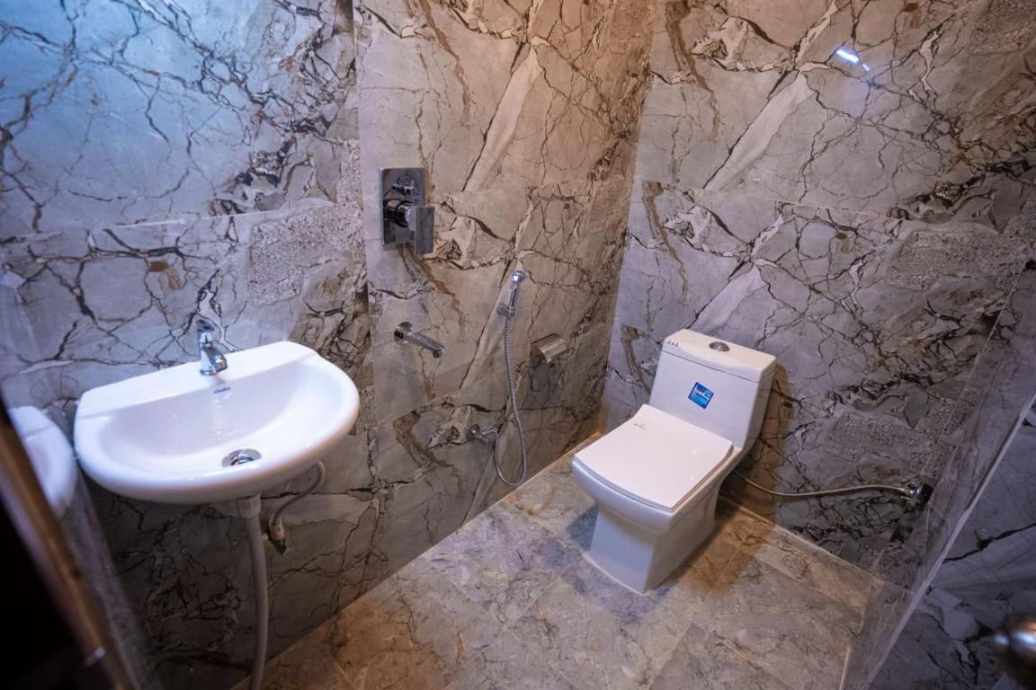 Hotel Jsr Kedar Varanasi Exteriör bild